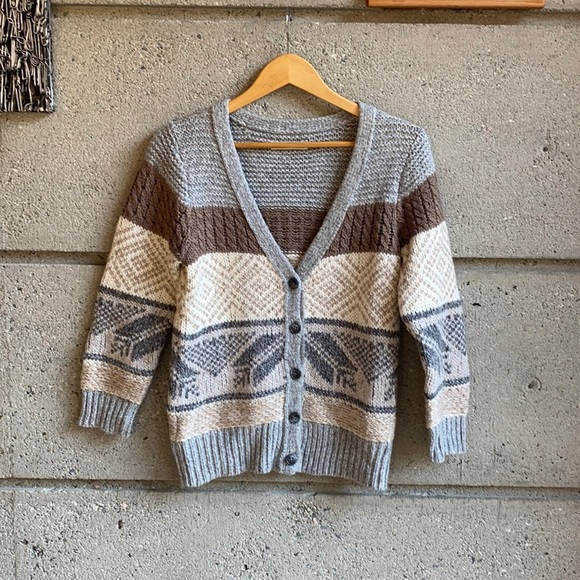 Old Navy Sweaters - Cozy knit 3/4 sleeve cardigan size Medium